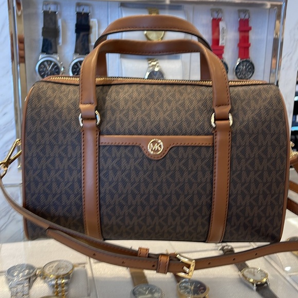 MICHAEL KORS JST TRAVEL MD DUFFLE SATCHEL SHOULDER CROSSBODY BAG MK BROWN
NWT - Picture 3 of 16